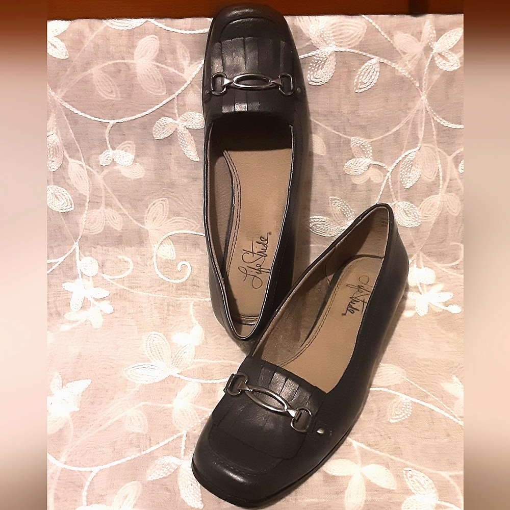 Life Stride navy Loafers